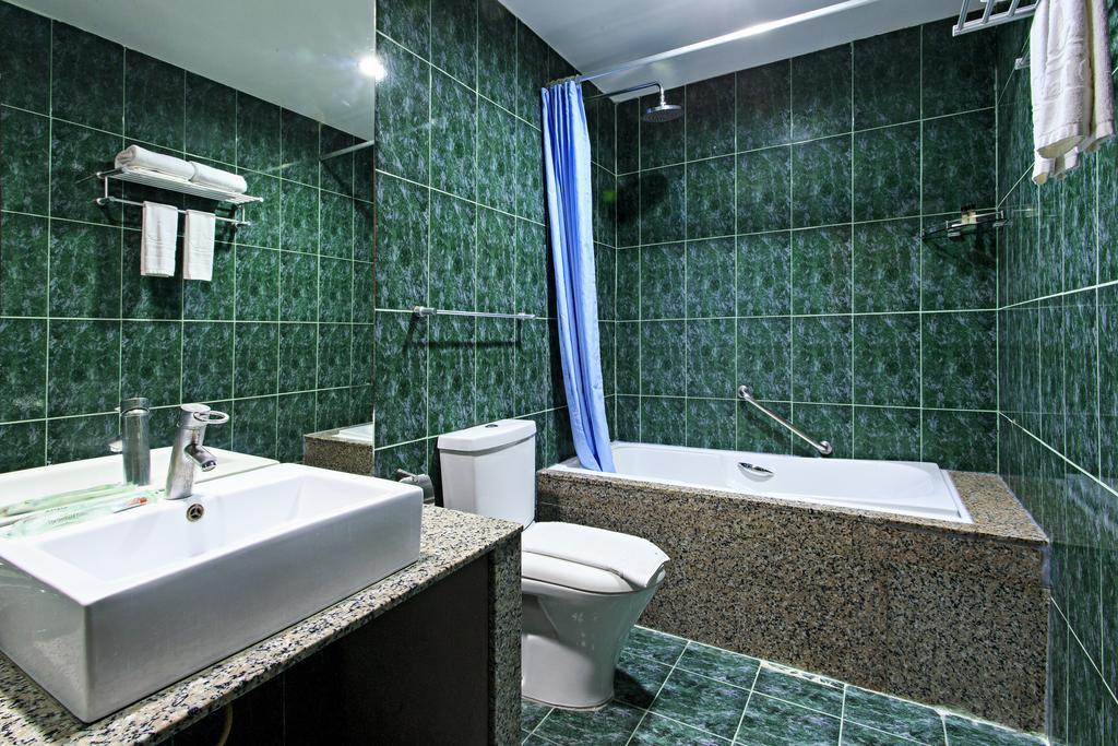 מנדאוה סיטי The Orchard Cebu Hotel & Suites Powered By Cocotel מראה חיצוני תמונה