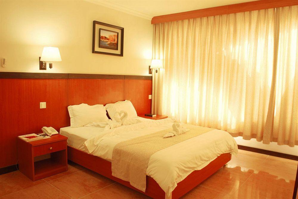 מנדאוה סיטי The Orchard Cebu Hotel & Suites Powered By Cocotel מראה חיצוני תמונה