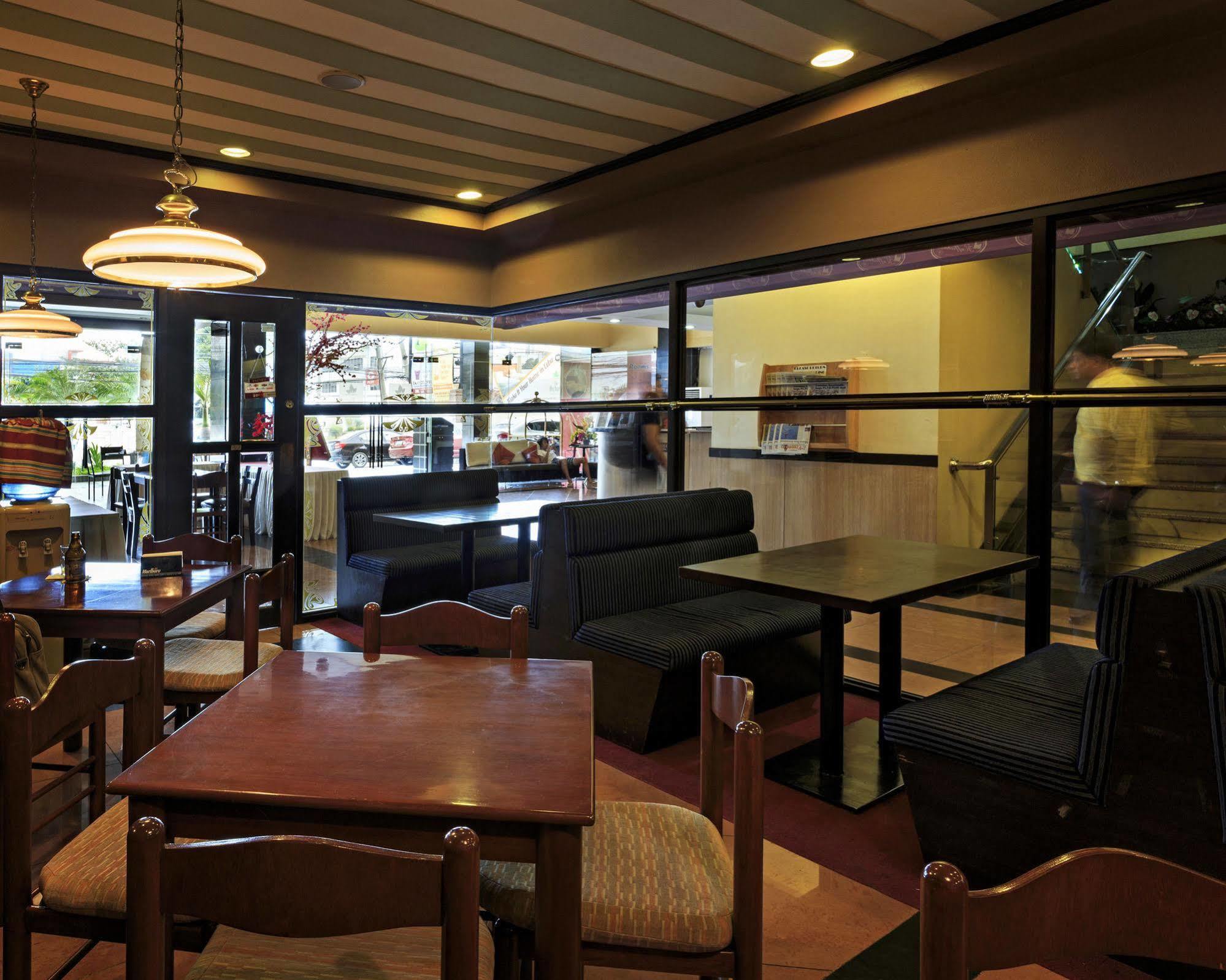 מנדאוה סיטי The Orchard Cebu Hotel & Suites Powered By Cocotel מראה חיצוני תמונה