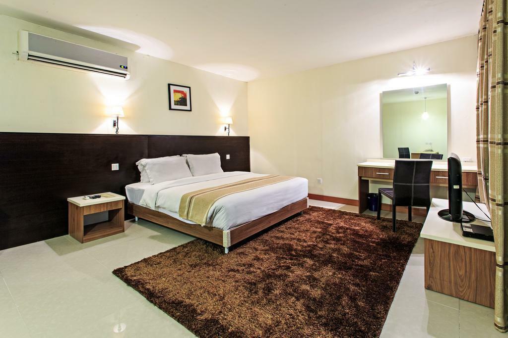 מנדאוה סיטי The Orchard Cebu Hotel & Suites Powered By Cocotel מראה חיצוני תמונה
